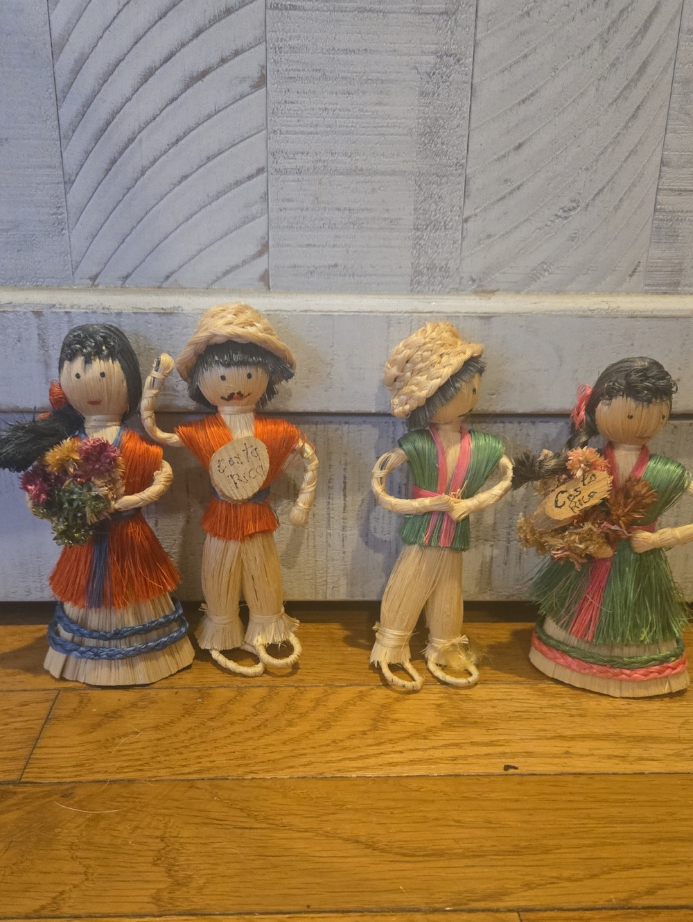 Handcrafted Straw Folk Doll Set - Costa Rico